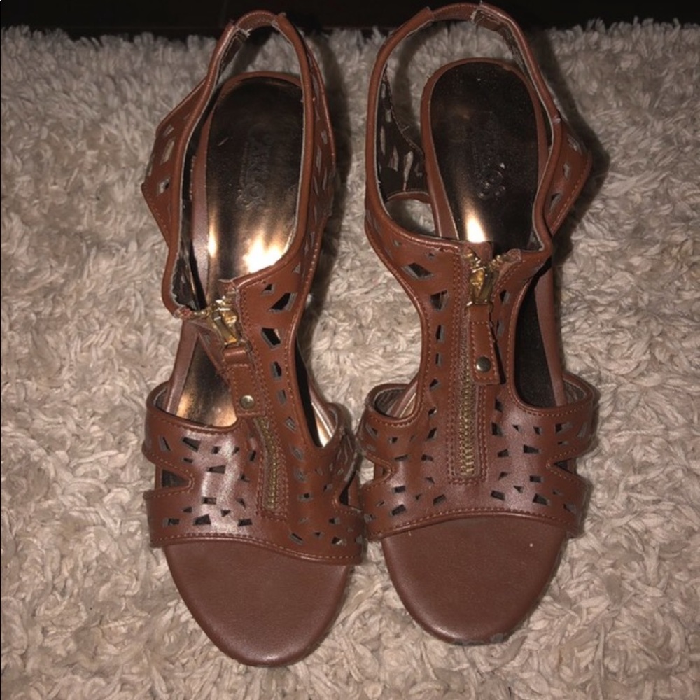 Tan wedges